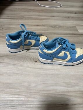 Nike Kids Blue and Cream Low-Top Sneakers